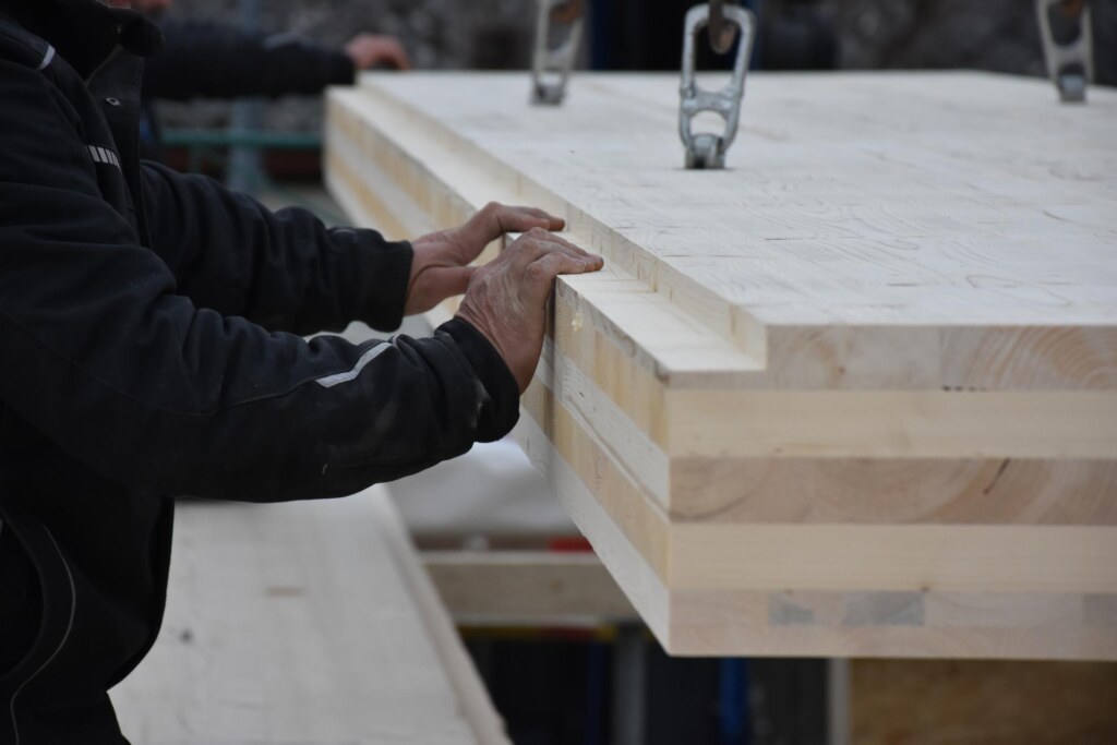 Vom Blockbau zum flächigen System im Holzbau: Unser Zugang zum Bauen mit dem Rohstoff Holz - THON Baubetreuung