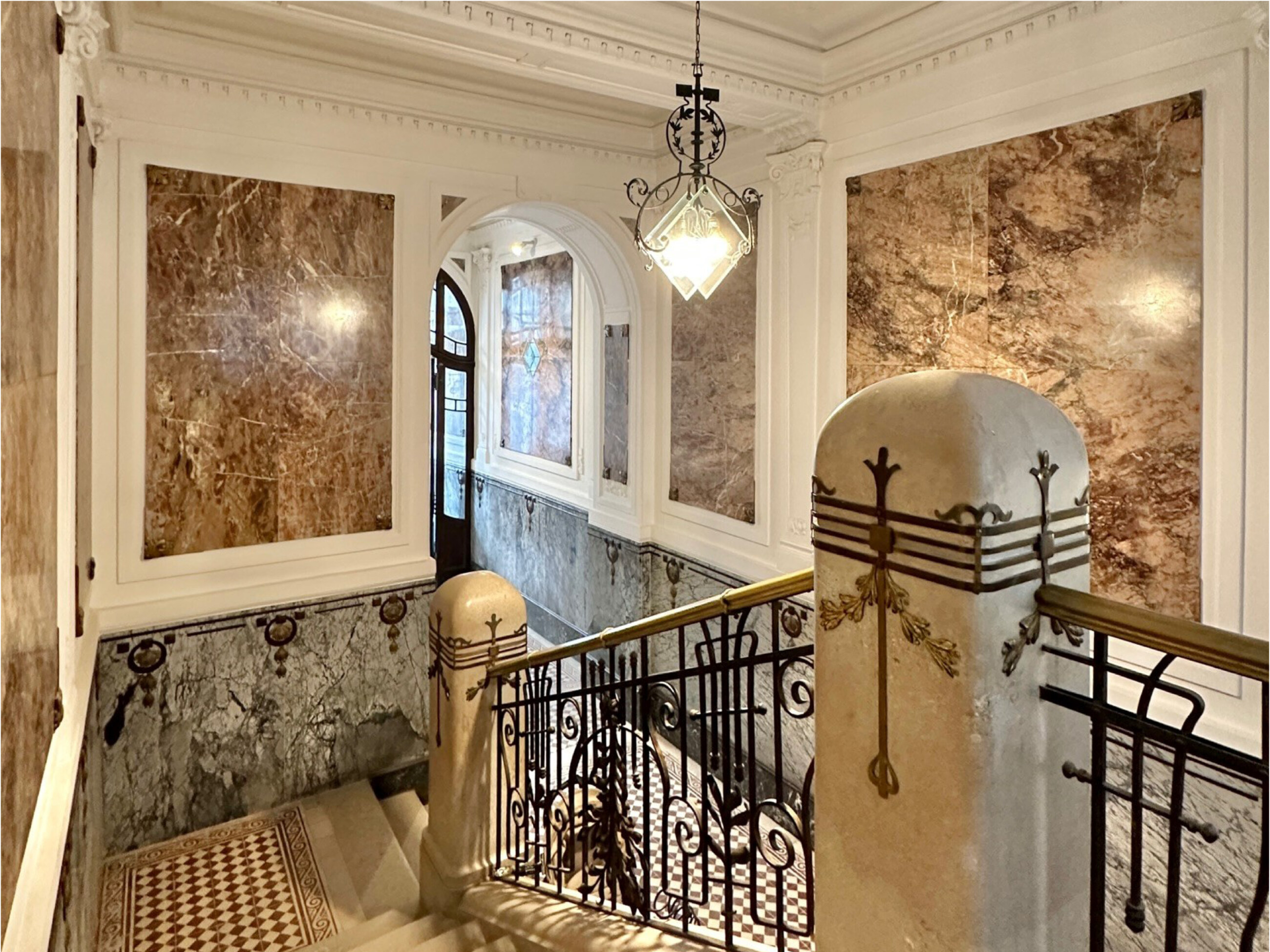 Stiegenhaus Büro THON Baubetreuung GmbH