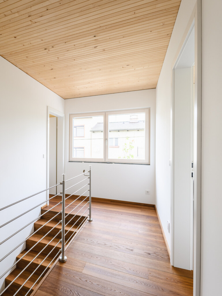 Holzhaus Neubau Genaralunternehmer THON Neubau eines Holzhauses durch THON Baubetreuung als Generalunternehmer und Planer