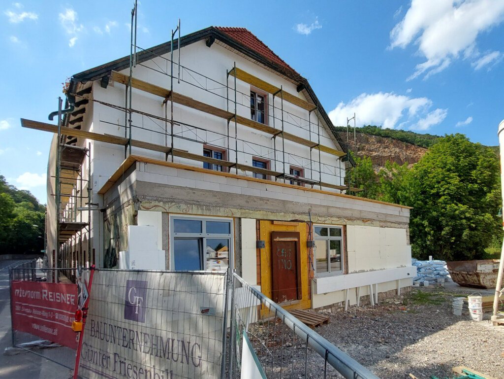 Sanierung Gesundheitszentrum Niederösterreich THON Generalunternehmer Kernsanierungsprojekt in Niederösterreich umgesetzt von THON Baubetreuung GmbH