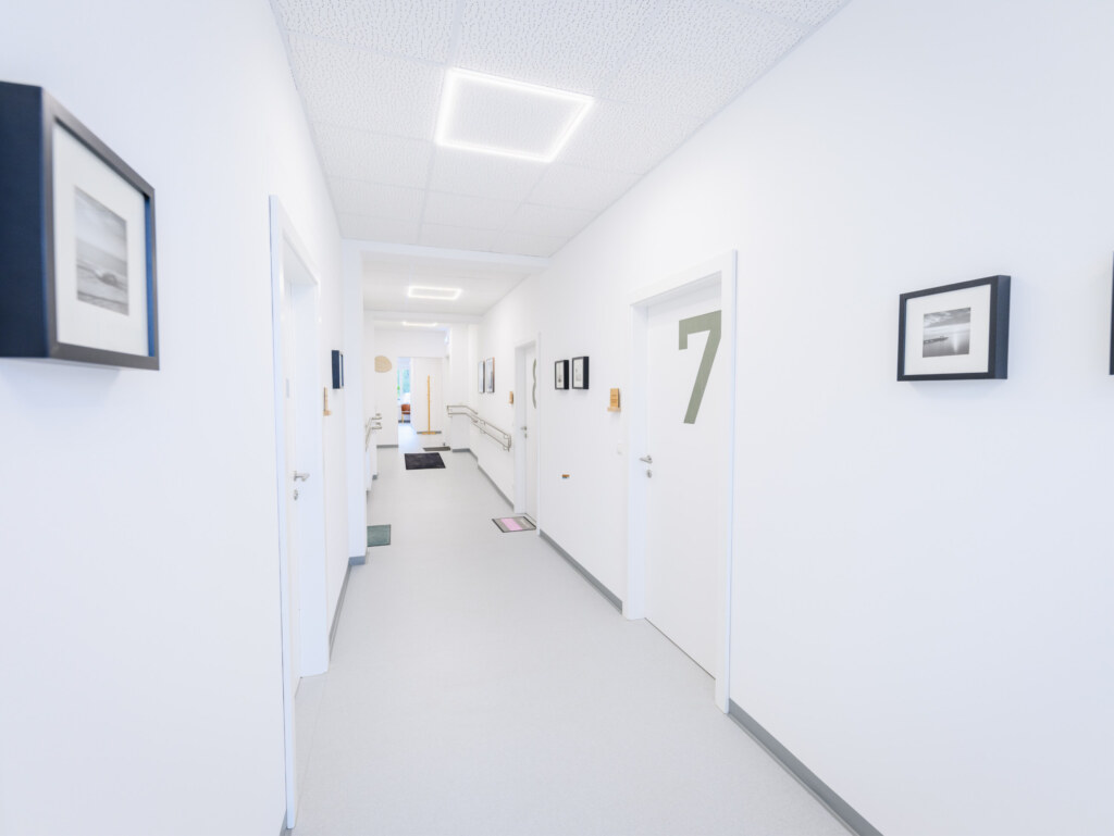 Sanierung Gesundheitszentrum Niederösterreich THON Generalunternehmer Ergebnis der Komplettsanierung: Ärztezentrum realisiert durch THON Baubetreuung GmbH als Generalunternehmer