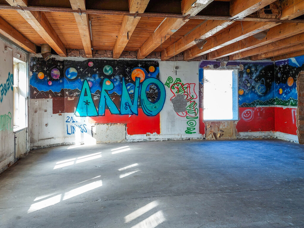 Sanierung Gesundheitszentrum Niederösterreich THON Generalunternehmer Umbau eines ehemaligen Wirtshauses in ein modernes Ärztezentrum durch THON Baubetreuung GmbH als Generalunternehmer in Niederösterreich