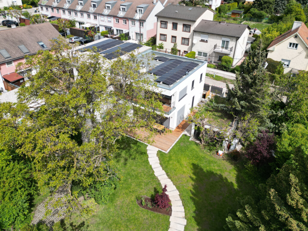 Holzhaus Neubau Genaralunternehmer THON Neubau eines Holzhauses durch THON Baubetreuung als Generalunternehmer und Planer