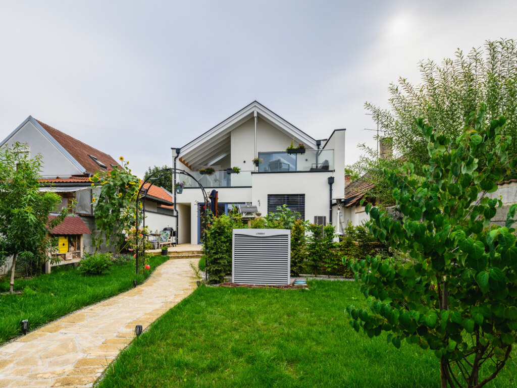 Neubau Holzhaus Burgenland Neubau eines Hauses in Holzbauweise durch THON Baubetreuung GmbH als Generalunternehmer im Burgenland