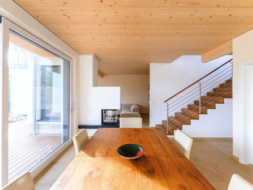 Holzhaus bauen - mit THON Baubetreuung GmbH als Generalunternehmer und Holzbaumeister Holzhaus bauen - mit THON Baubetreuung GmbH als Generalunternehmer und Holzbaumeister