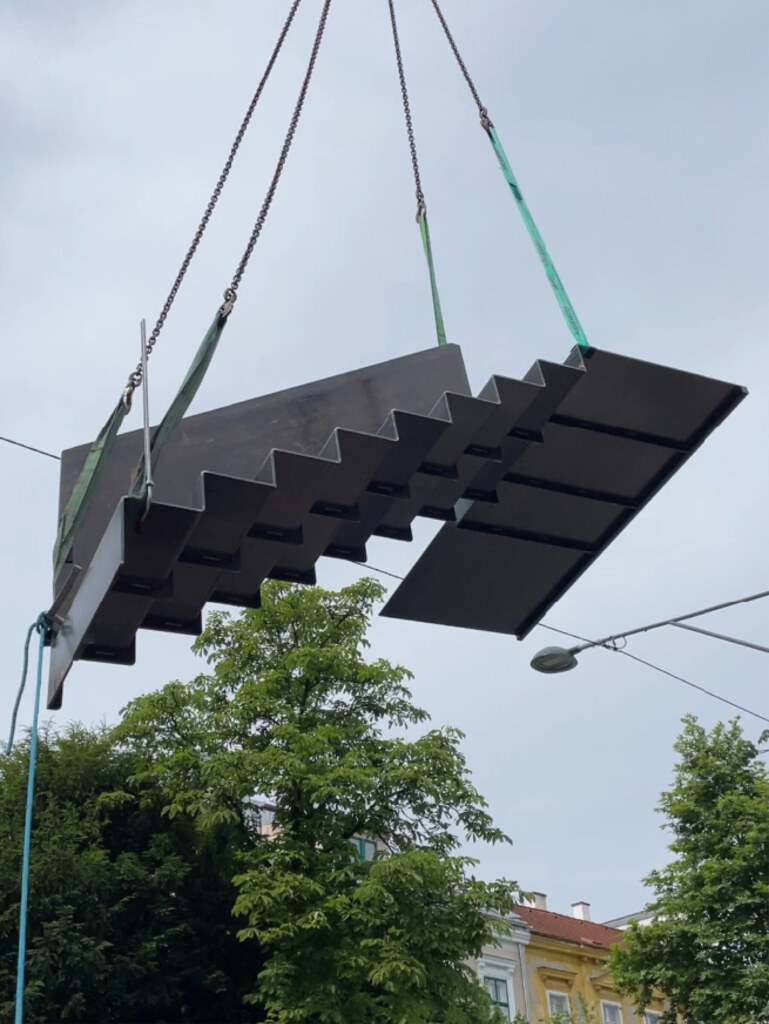 Sanierung Aufstockung Generalunternehmer THON-Baubetreuung Einbau eines Treppenhauses: Sanierung durch THON Baubetreuung GmbH