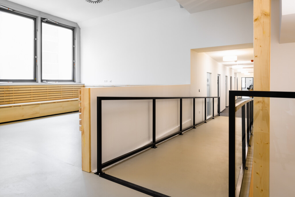 Büro Sanierung Altbau Generalunternehmer Holzbau Wien THON Baubetreuung Sanierung eines Altbaubüros in Wien durch THON Baubetreuung als Generalunternehmer